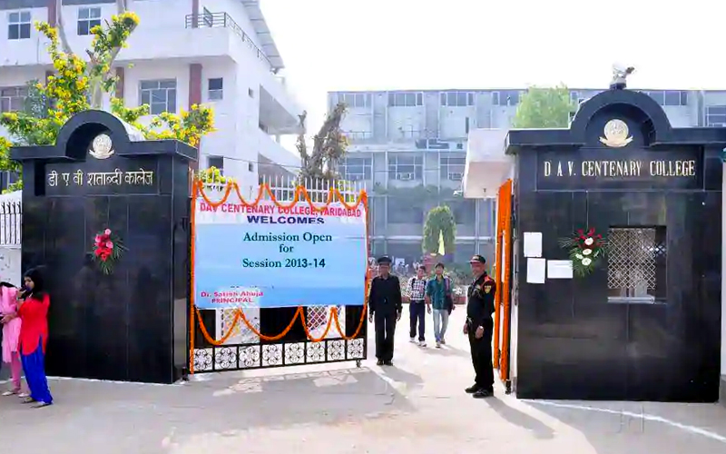 Dav centenary college